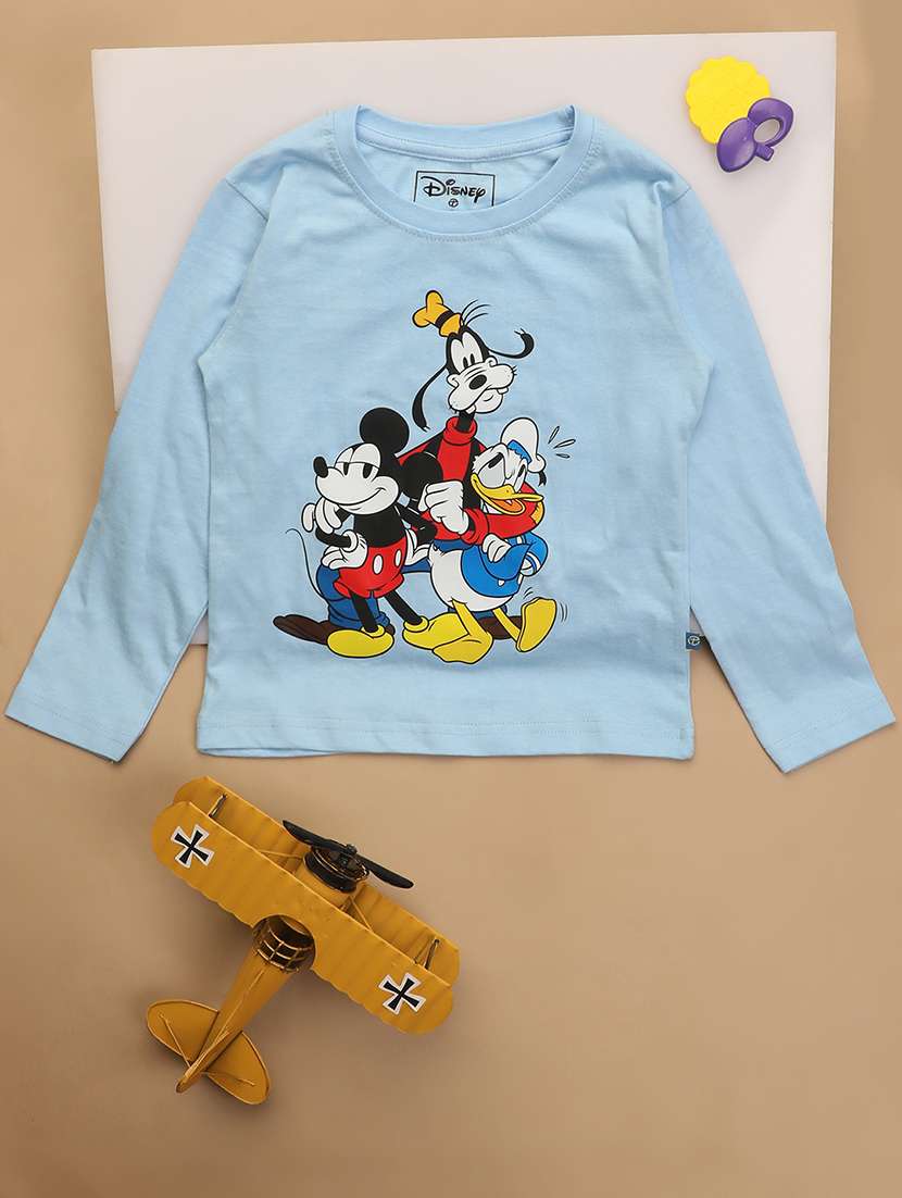 light blue round neck t-shirt