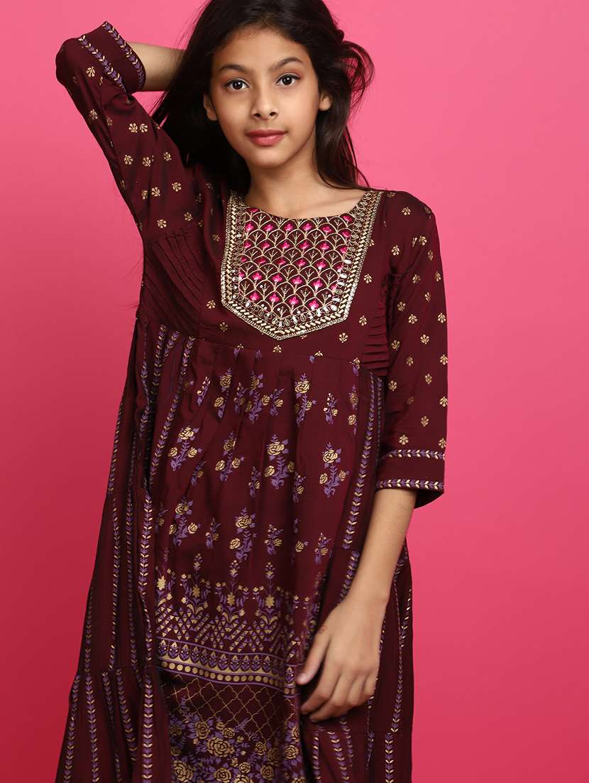 maroon cotton blend suit set - 20589505 -  Standard Image - 3