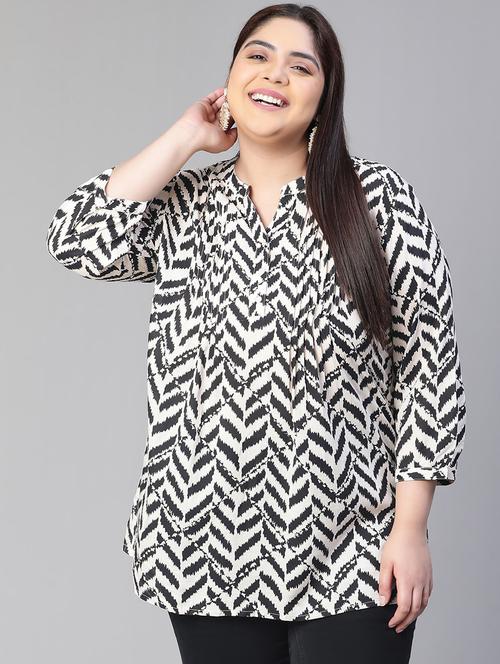 plus size women printed straight top - 20592335 -  Standard Image - 0