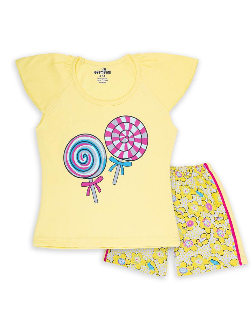 girls round neck graphic regular t-shirt & floral shorts set - 20593358 - Zoom Image - 0