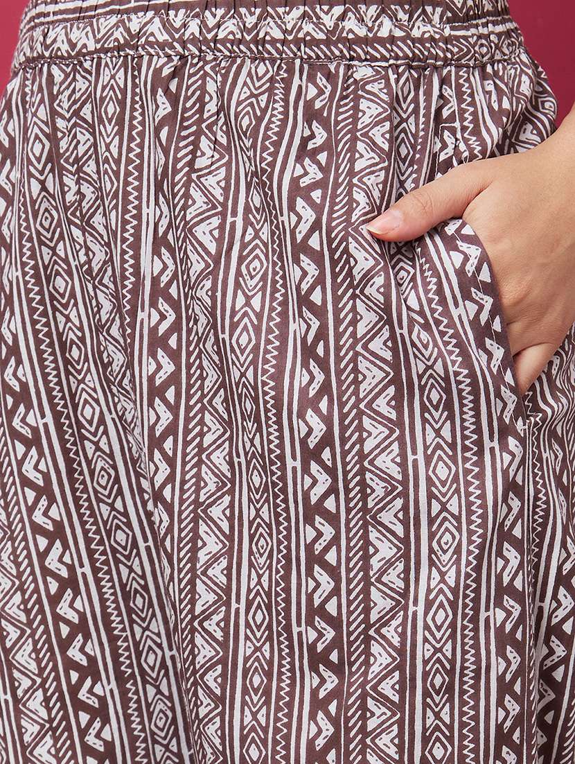 taupe floral print kurta pant set - 20600230 -  Standard Image - 3