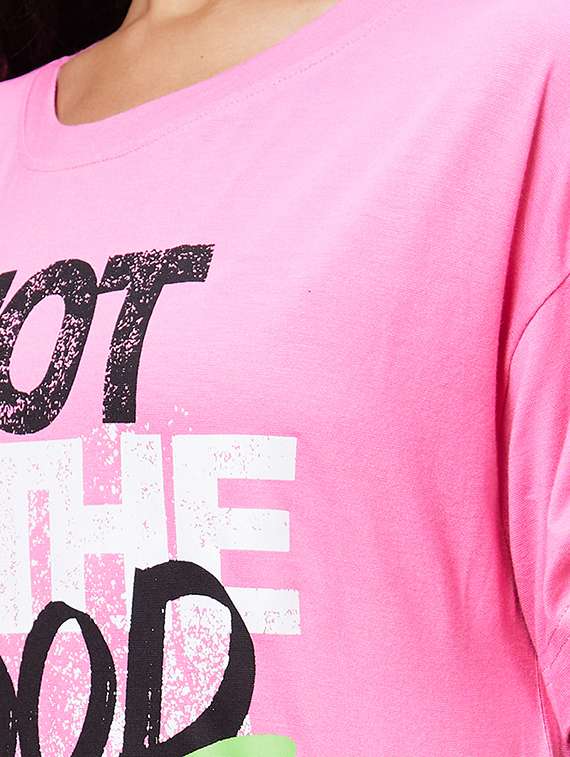 women round neck typographic printed boxy t-shirt - 20600249 -  Standard Image - 3