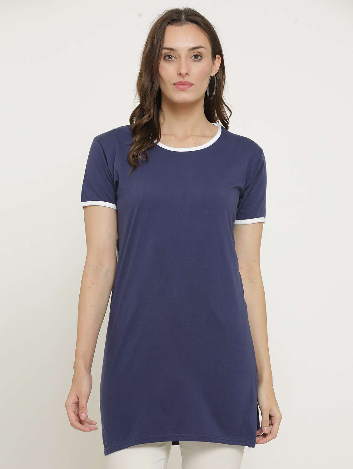 women round neck solid regular t-shirt