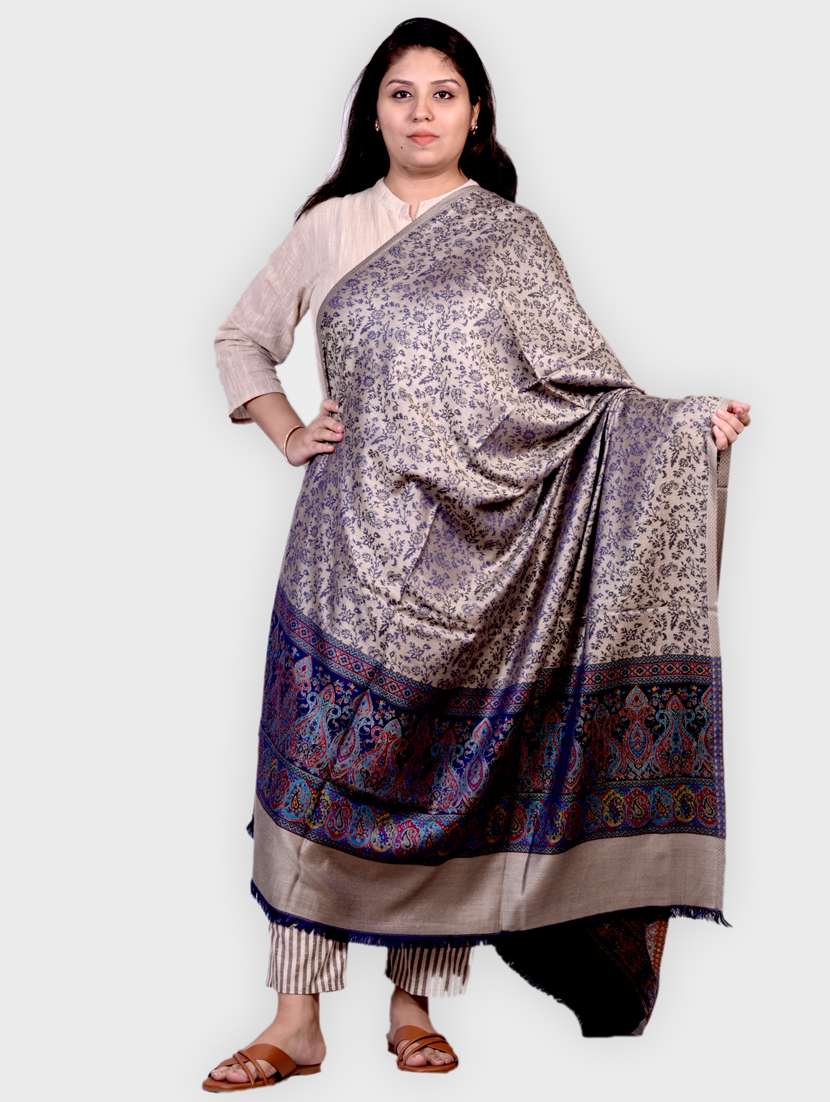 women self designed woolen shawl