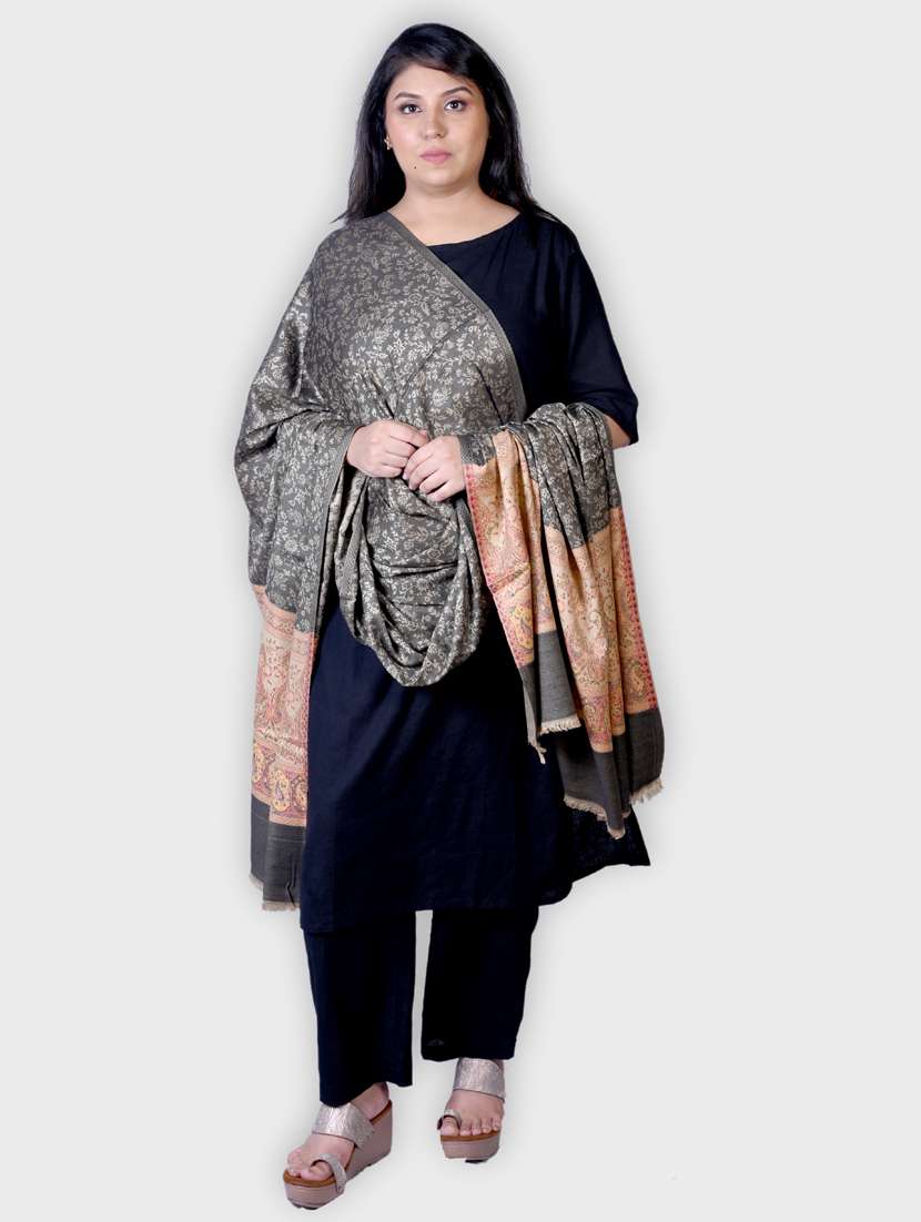 women self designed woolen shawl