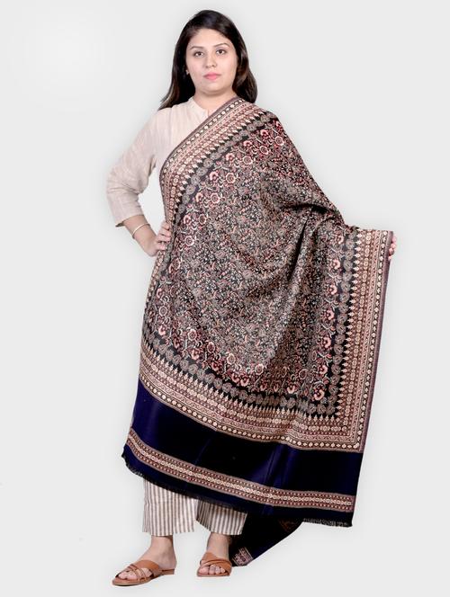 women self designed woolen shawl - 20605609 - Standard Image - 0