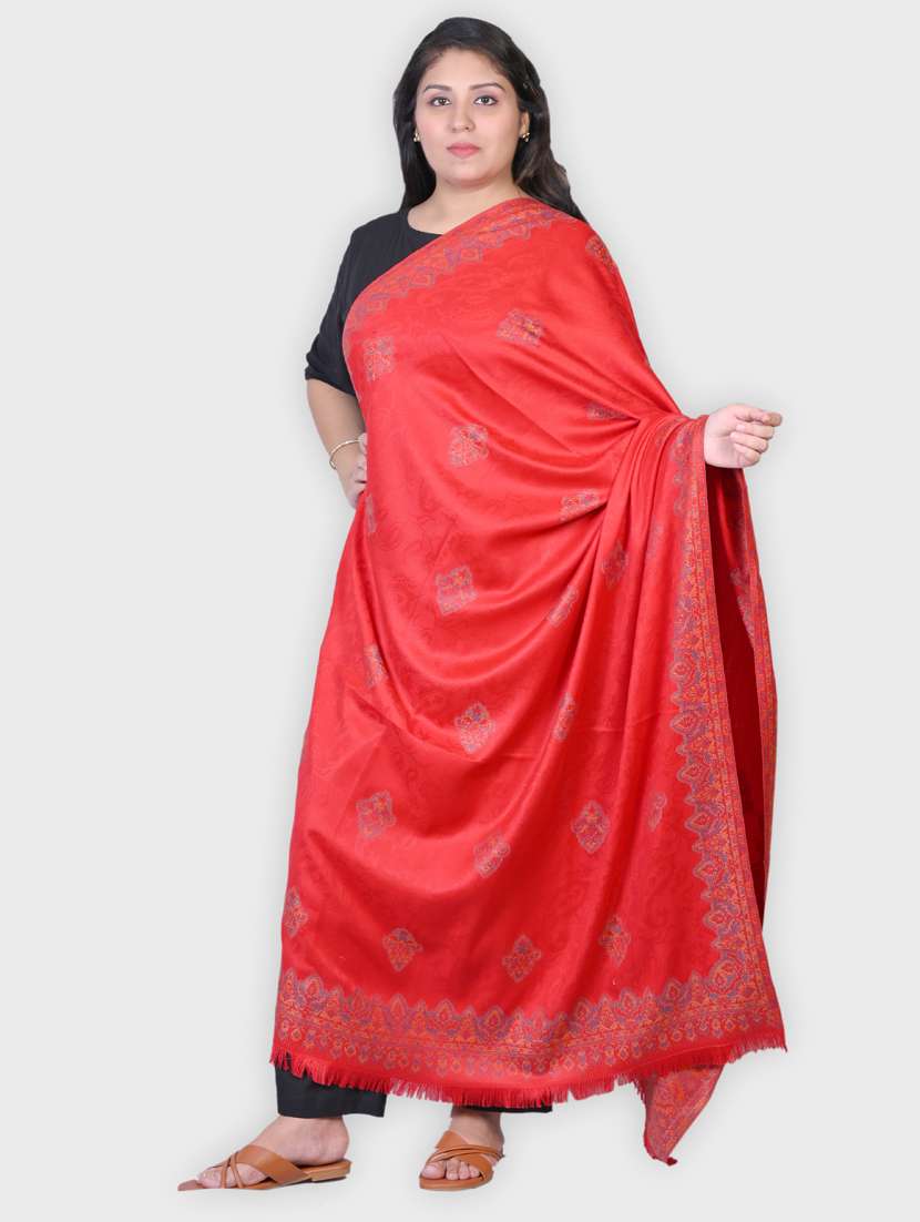 women self designed woolen shawl
