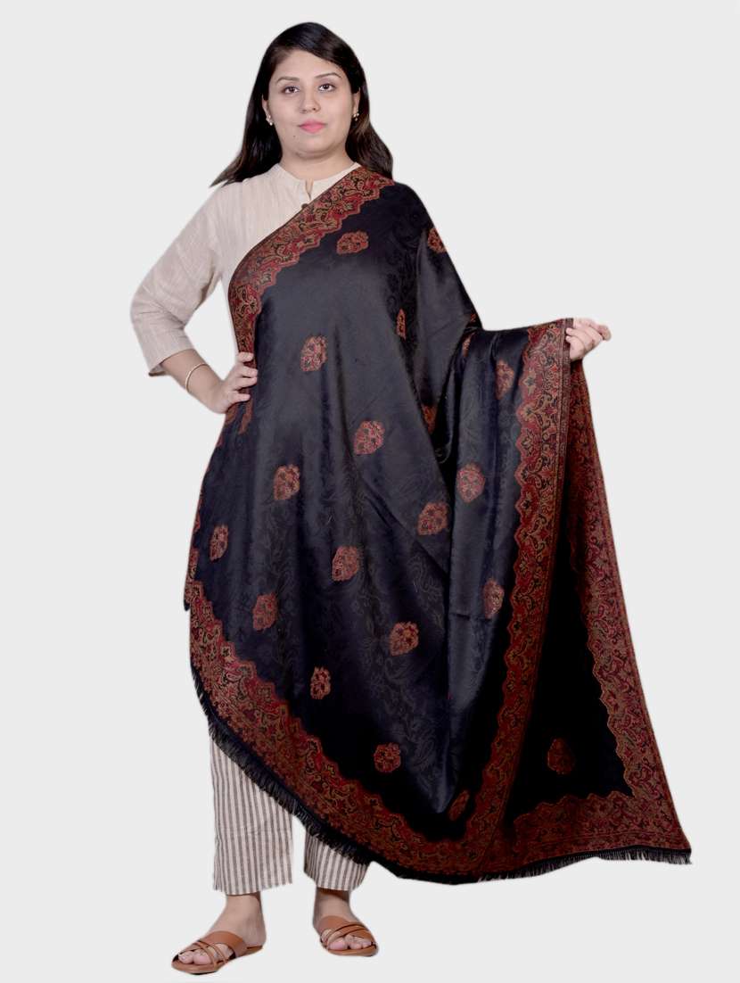 women self designed woolen shawl