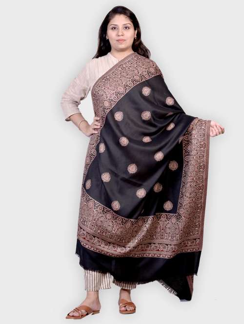 women self designed woolen shawl - 20605650 -  Standard Image - 0