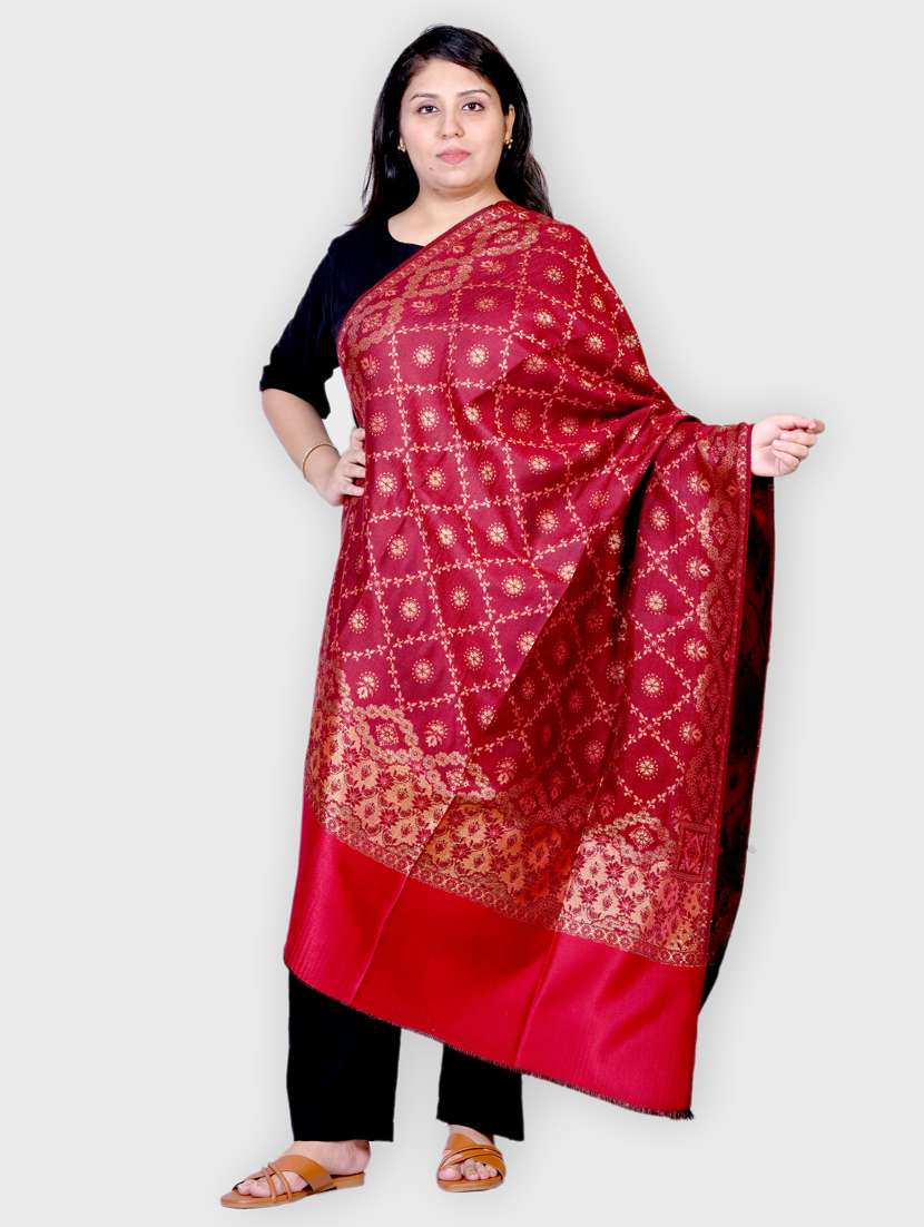 women self designed woolen shawl