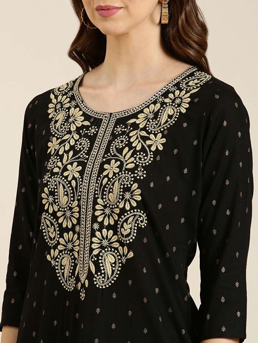 black embroidered straight kurta - 20610465 - Standard Image - 5
