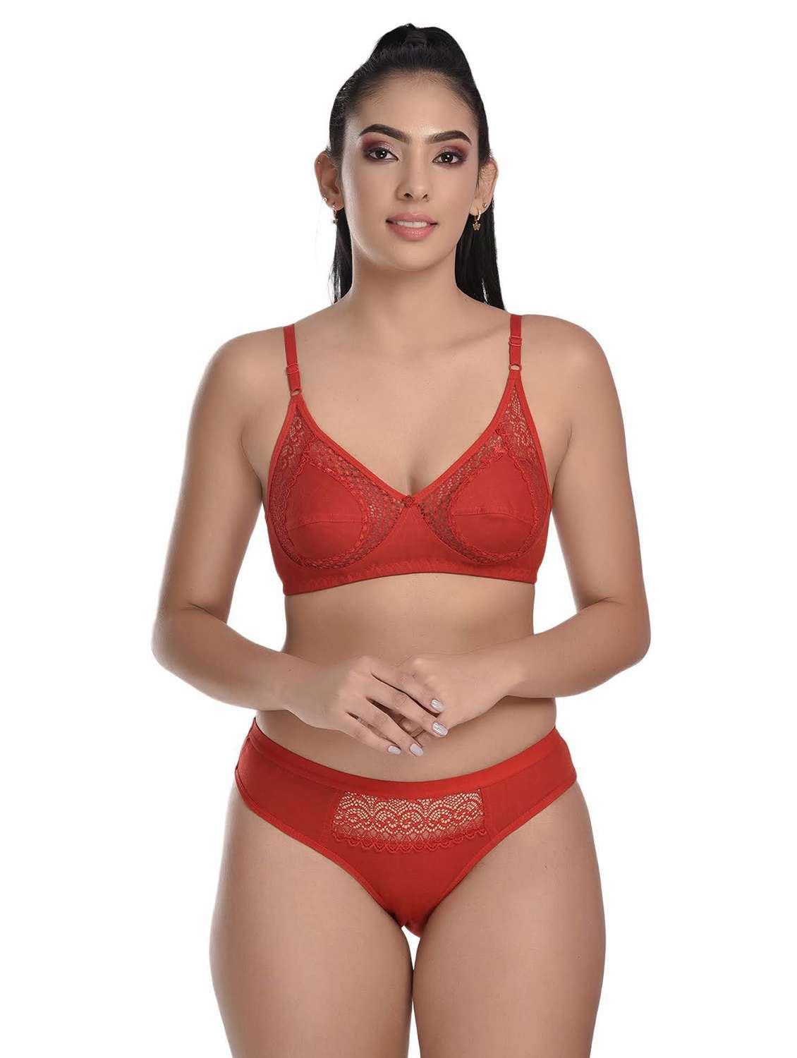 women lace deatiled bra and panty set