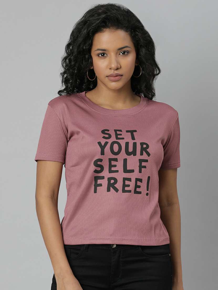 women mauve typographic crop t-shirt