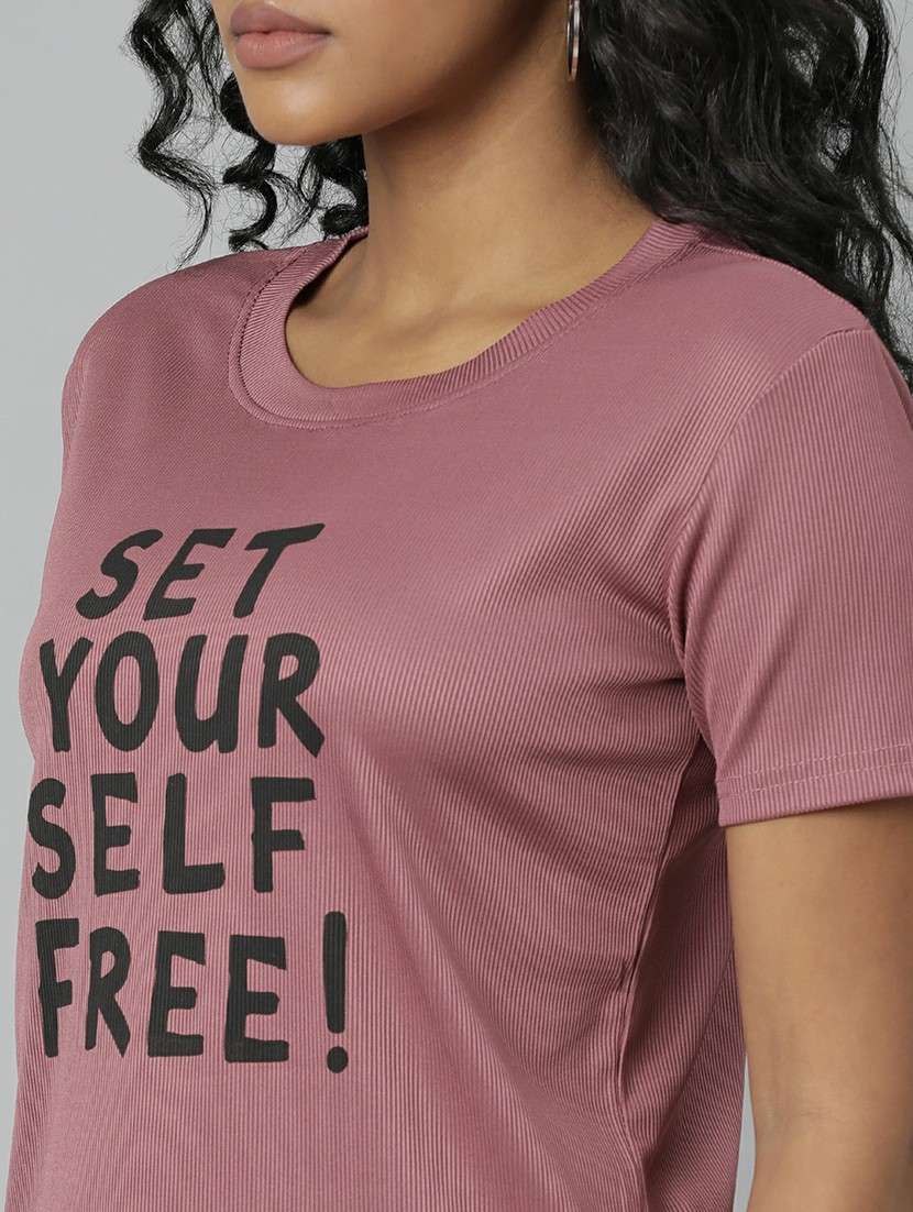 women mauve typographic crop t-shirt - 20612589 -  Standard Image - 5