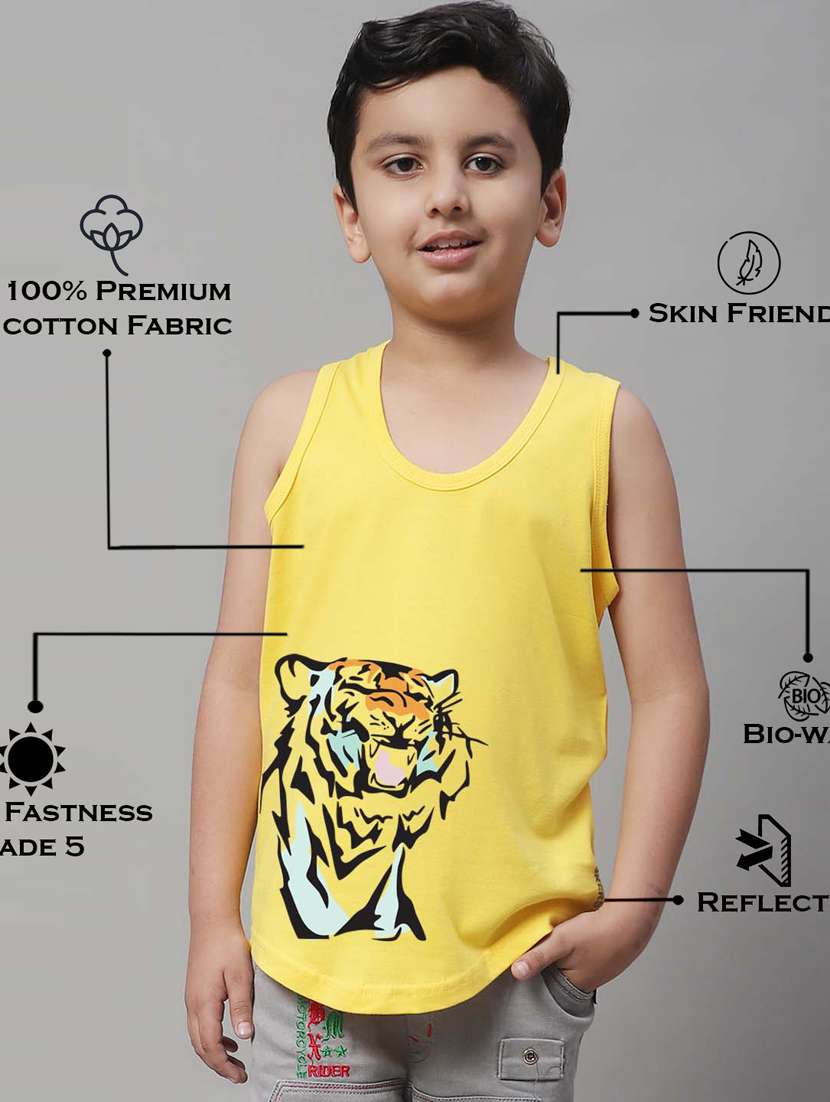 boy printed vest - 20612677 - Standard Image - 3