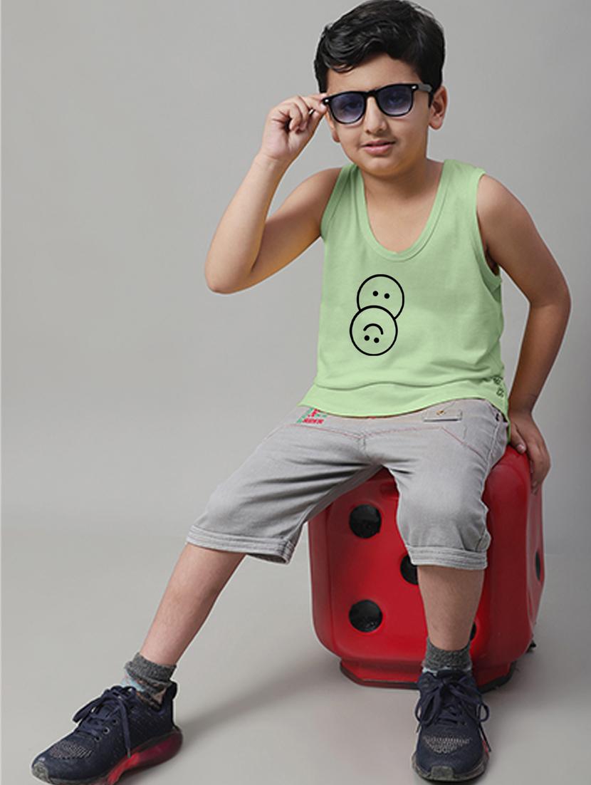 boy printed vest - 20612687 - Standard Image - 5