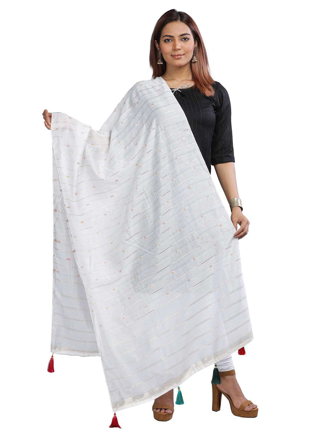 white self design dupatta - 20644730 - Zoom Image - 0