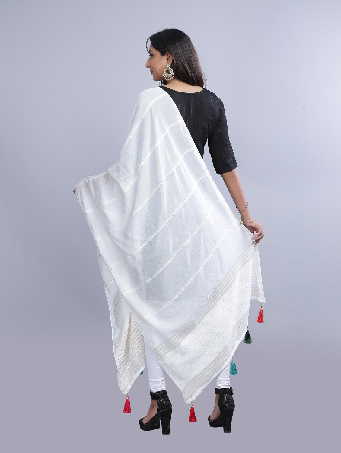 white self design dupatta - 20644808 - Standard Image - 3
