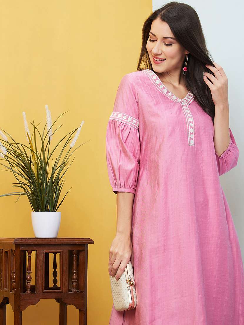 women embroidered a-line kurta - 20646085 -  Standard Image - 3