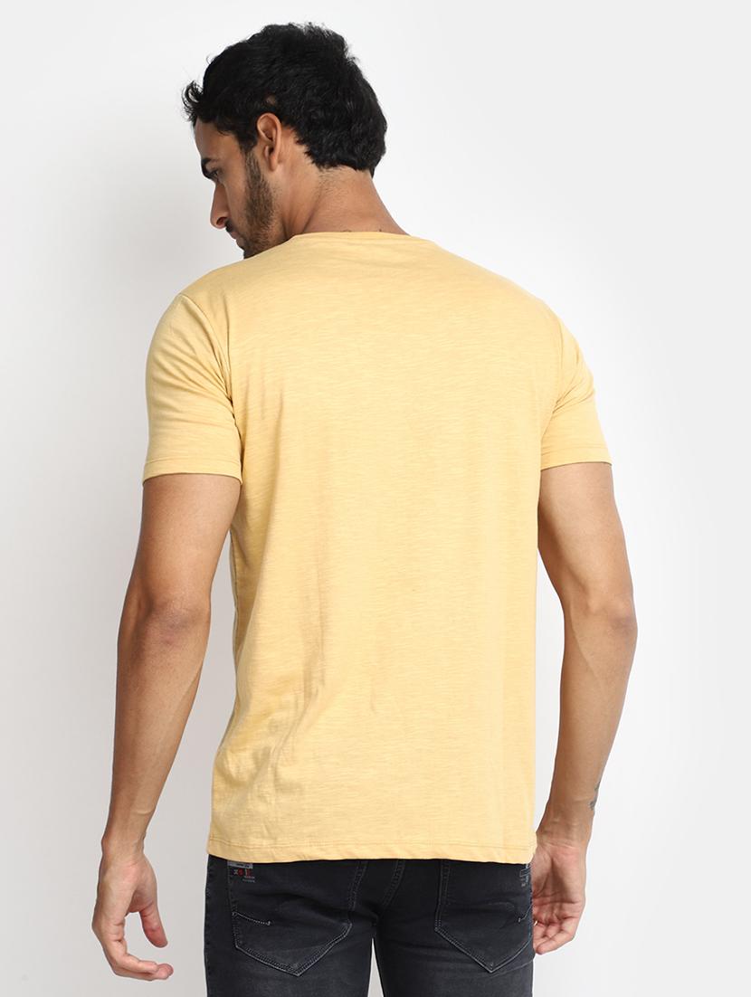 yellow placement print detailed t-shirt - 20671725 - Standard Image - 3