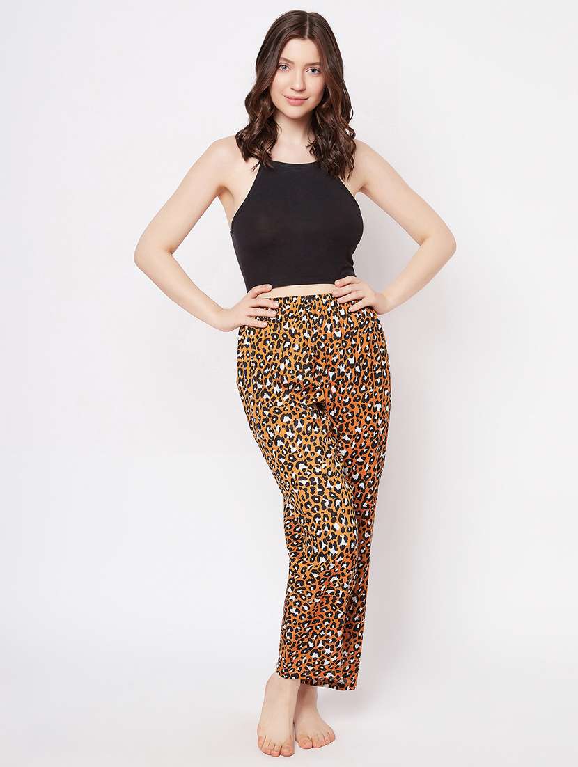 woman animal print pajama  - 20684020 -  Standard Image - 5