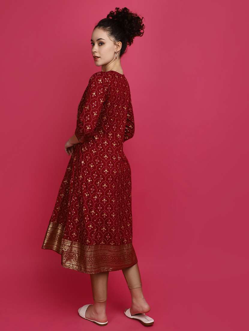 maroon three quarter sleeve straight kurta - 20685934 -  Standard Image - 3