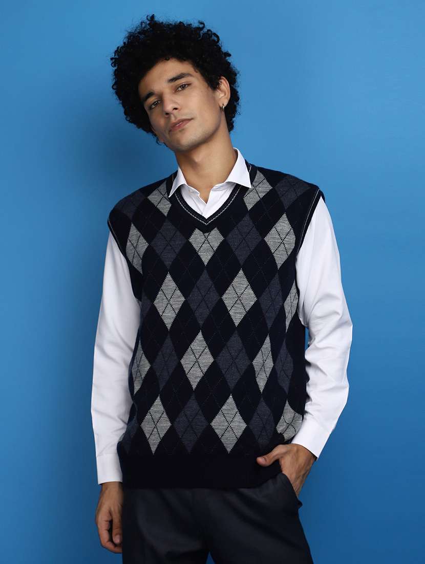 black self design geometric print sleeveless v-neck pullover