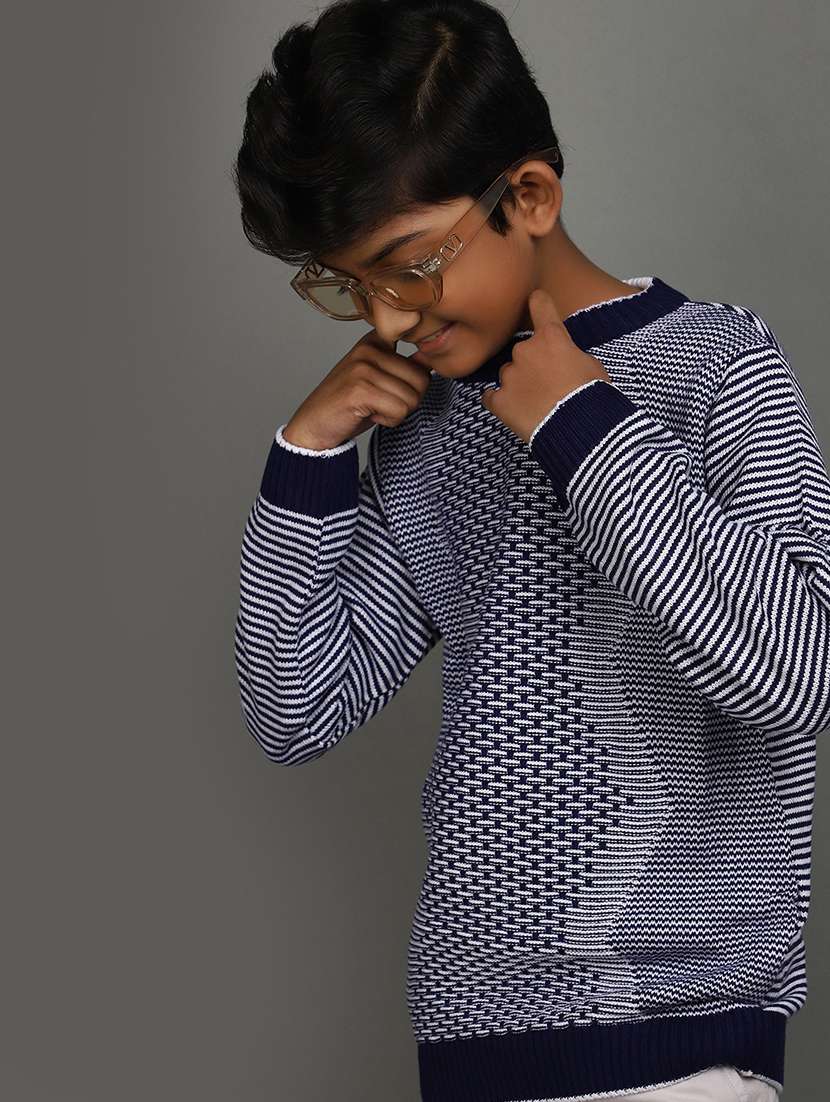 boy long sleeves sweater - 20687146 - Standard Image - 3