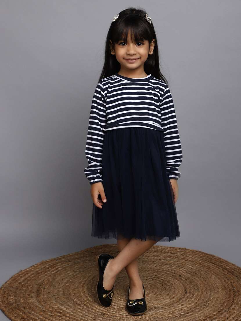 girls round neck long sleeves frock