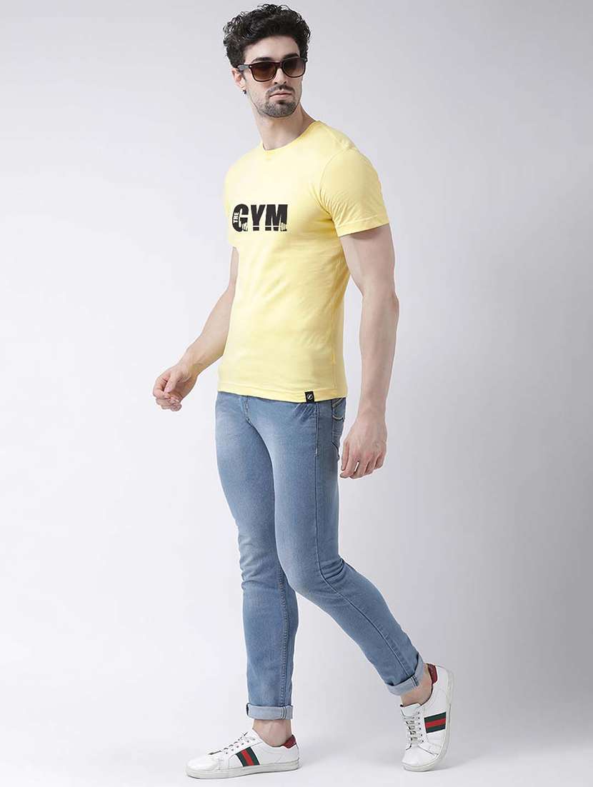 men round neck chest print t-shirt - 20688128 - Standard Image - 3