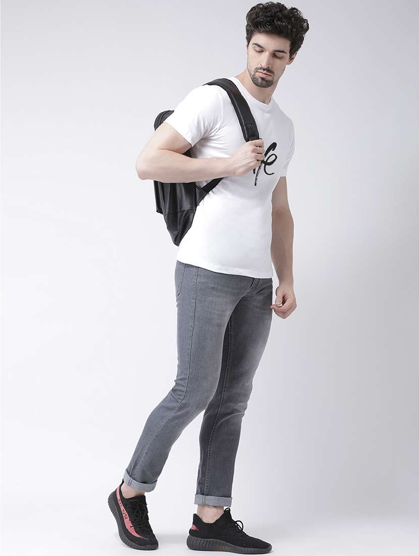 men round neck chest print t-shirt - 20688147 - Standard Image - 3