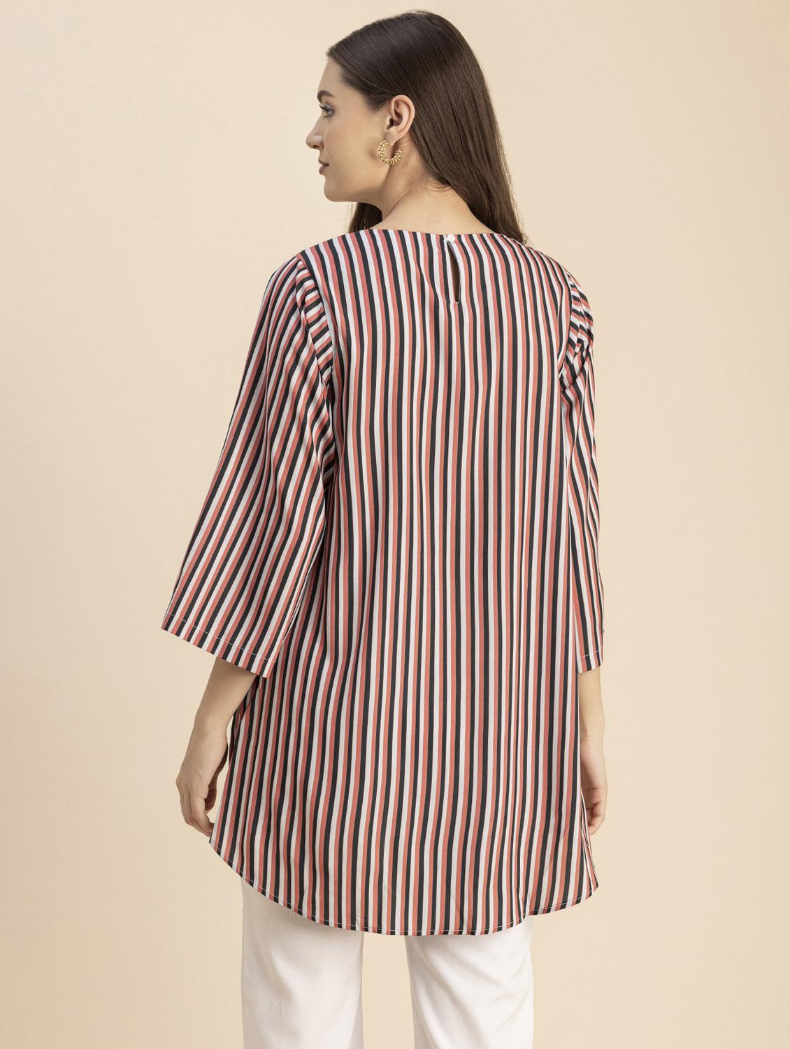 women striped round neck high low top - 20694646 - Standard Image - 3