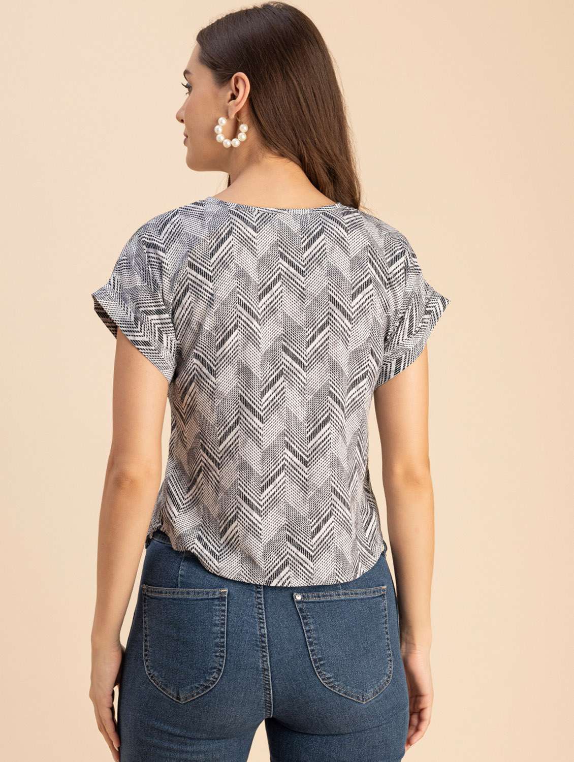 women geometric print round neck top - 20694905 -  Standard Image - 3