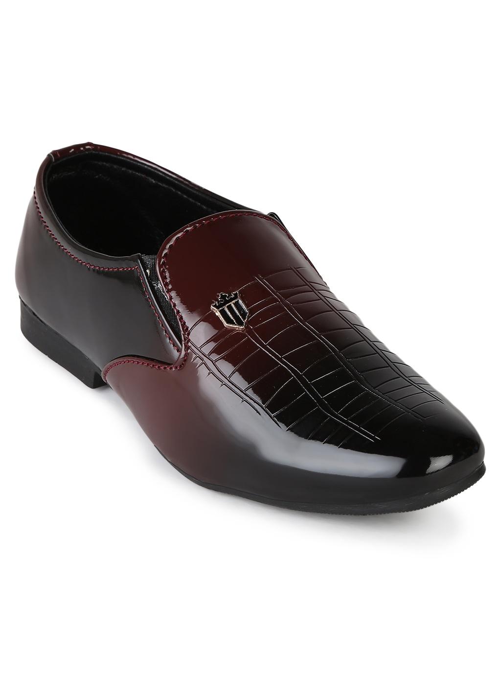 cherry synthetic casual shoes - 20702332 -  Zoom Image - 0