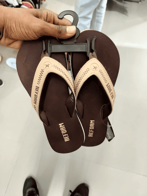 assorted pu (polyurethane) flip flops - 20716008 - Zoom Image - 0