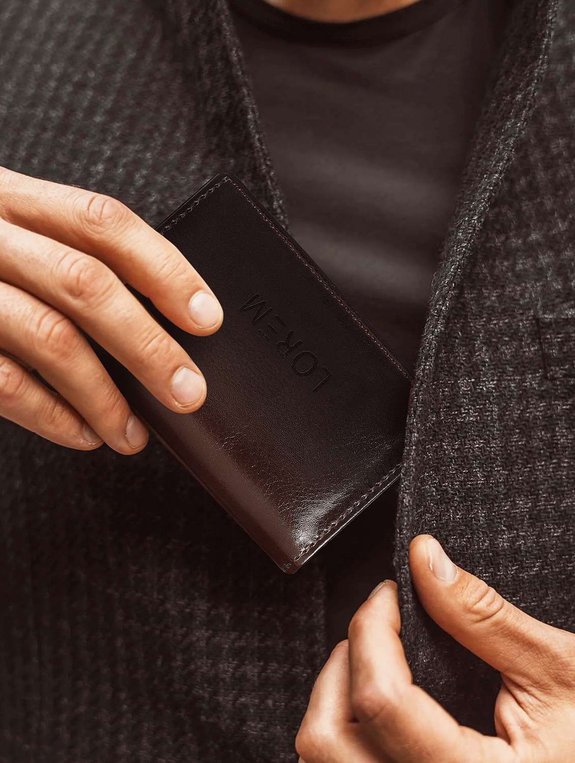 brown synthetic leather card holder - 20723946 -  Standard Image - 3