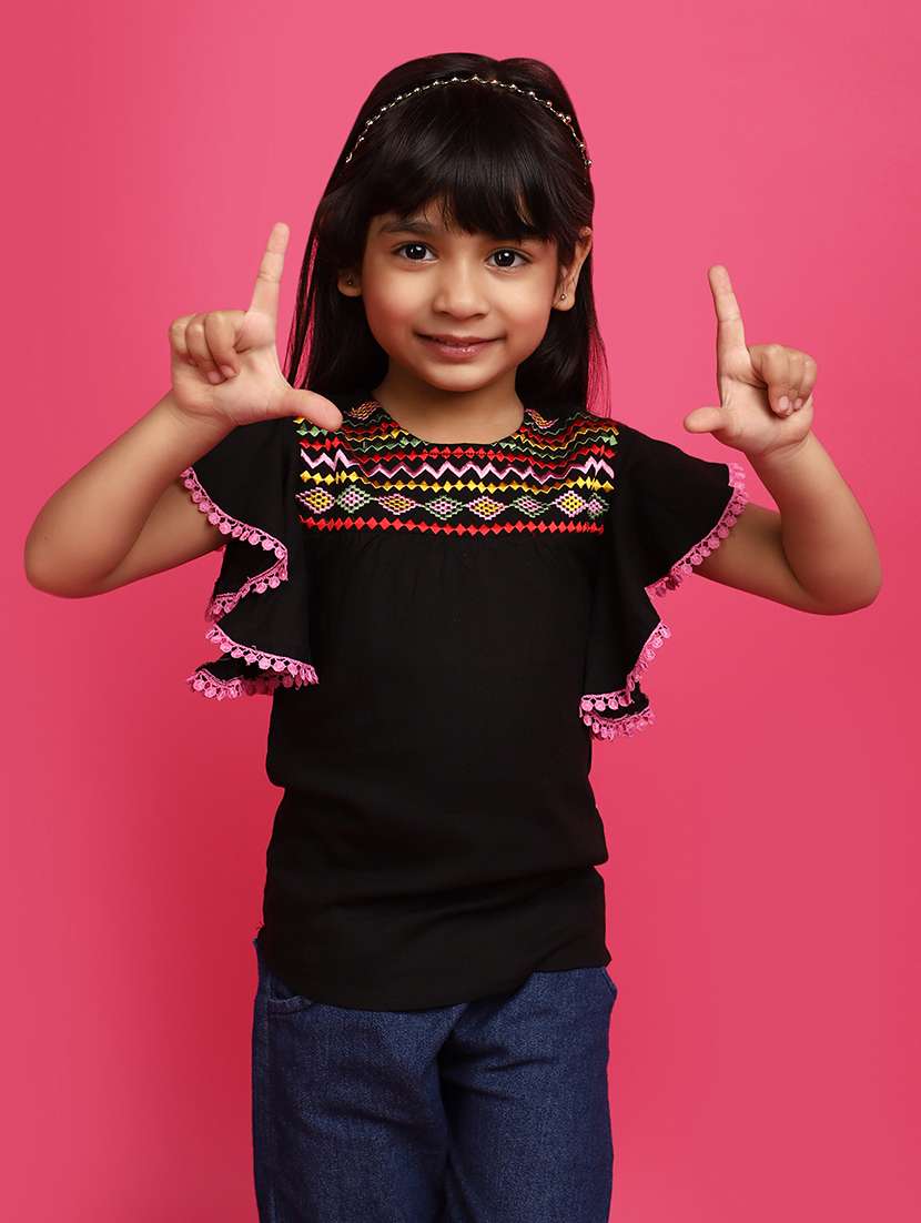 girls blacks elf-designed top