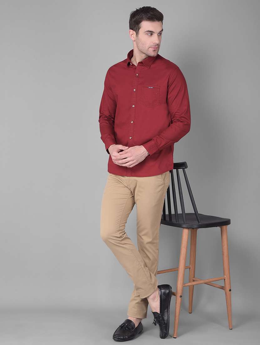 men maroon cotton solid casual shirt - 20727651 - Standard Image - 3