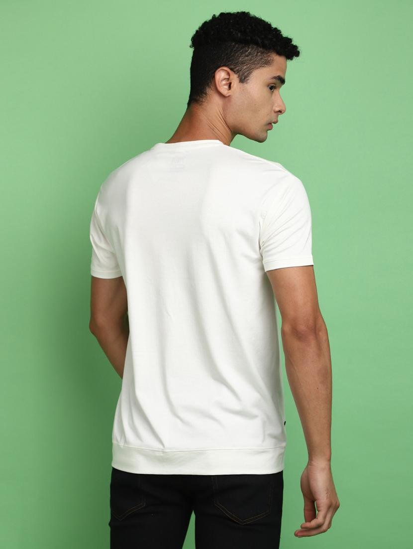 men round neck chest print t-shirt - 20728125 - Standard Image - 3