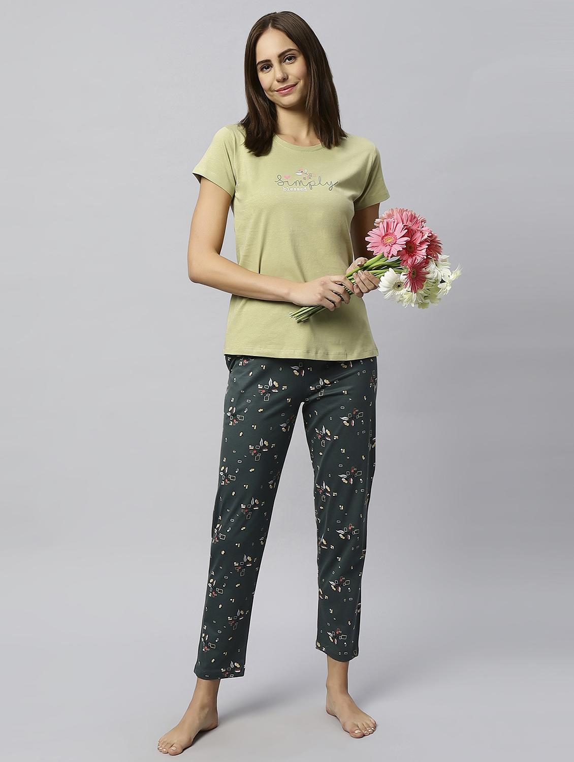 women round neck printed t-shirt & full length pyjama set - 20742814 - Zoom Image - 0
