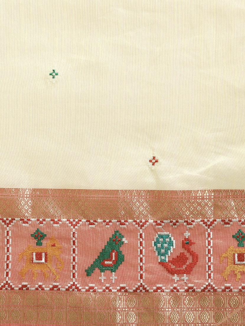 cream solid with work saree - 20754442 - Standard Image - 5