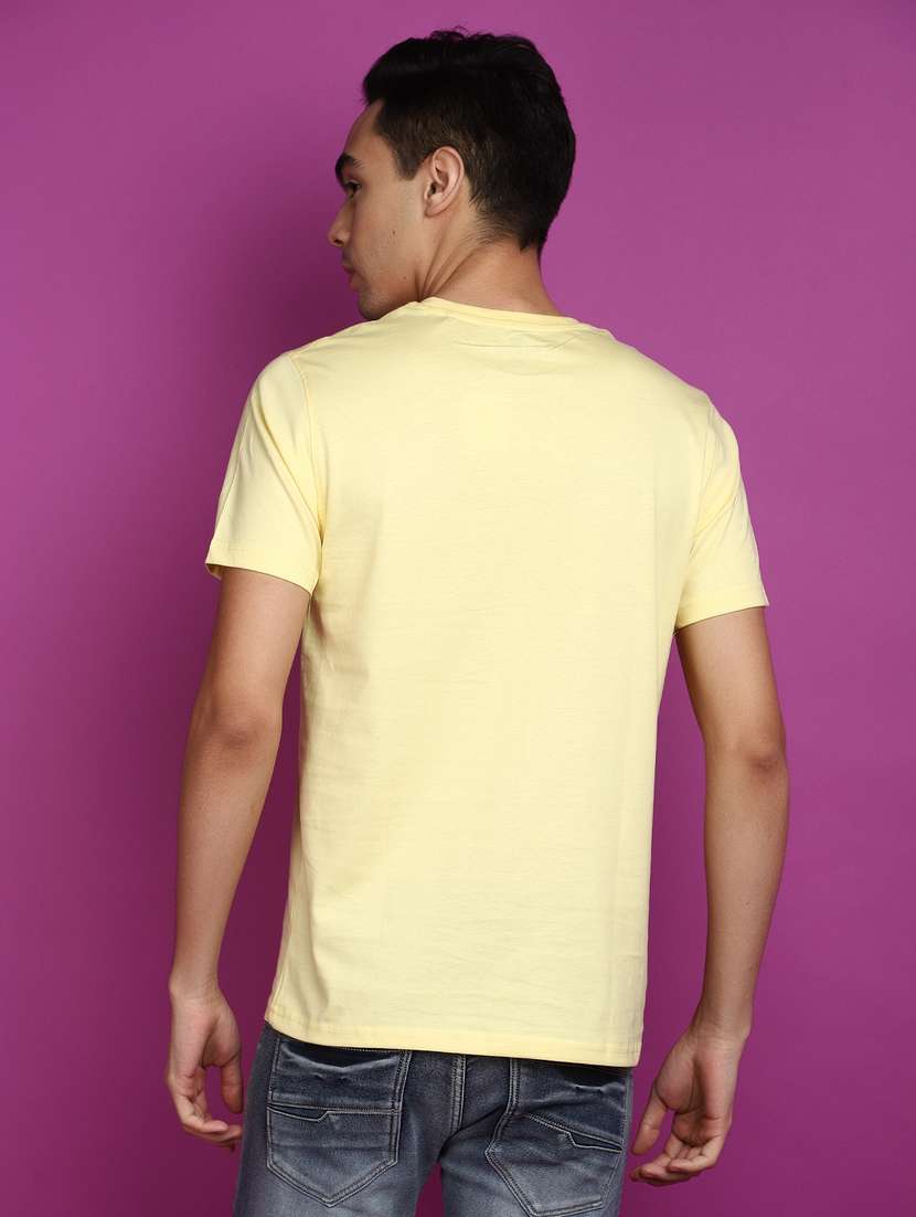 men round neck chest print t-shirt - 20755286 -  Standard Image - 3