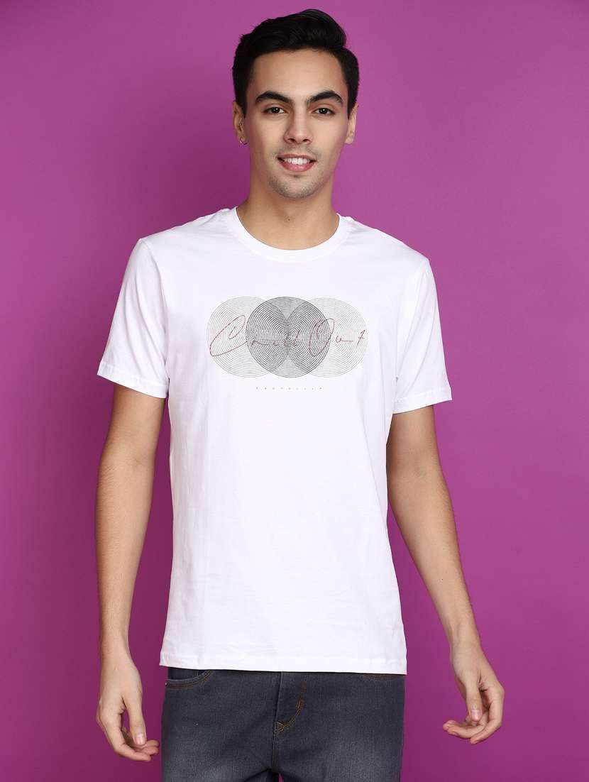 men round neck chest print t-shirt