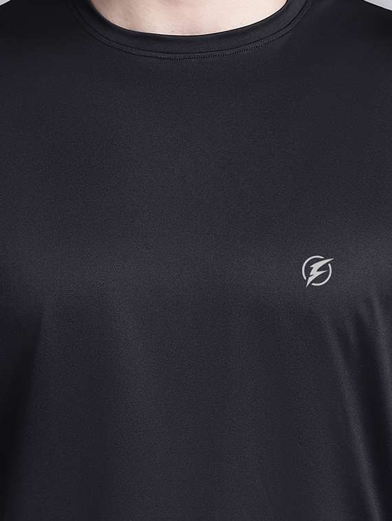 men black round neck t-shirt - 20757333 - Standard Image - 3