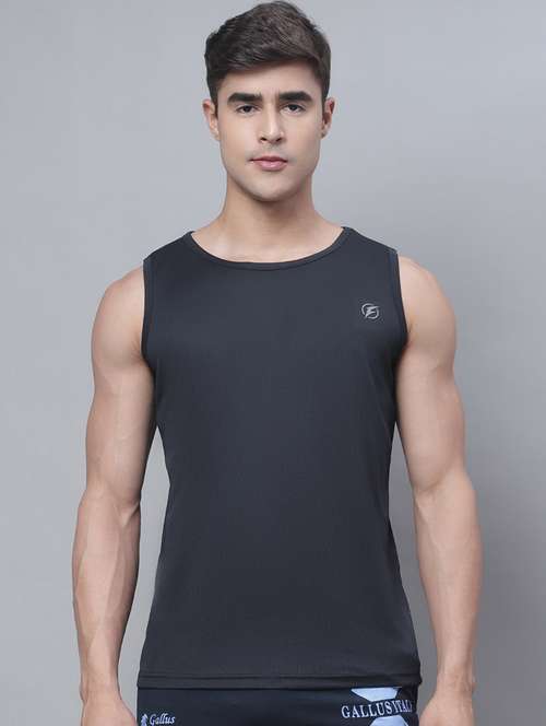 men plain round neck t-shirt - 20757350 -  Standard Image - 0