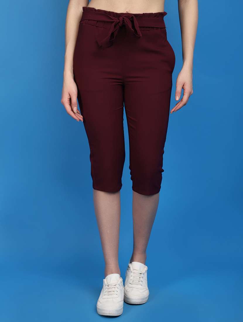 women solid mid rise slim fit capri