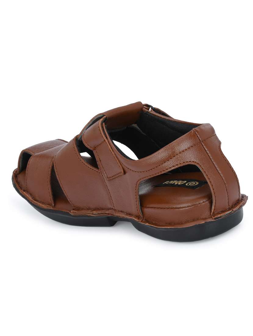 men back strap sandals - 20795213 -  Standard Image - 3