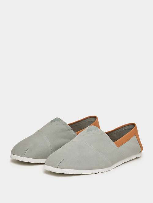 men grey slip on espadrille