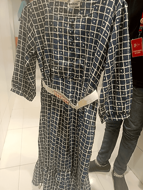 assorted imported dress - 20807466 - Zoom Image - 0