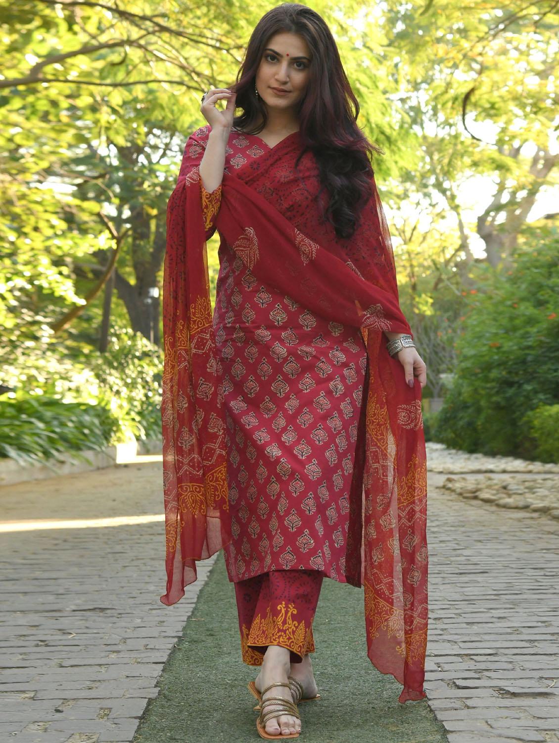 maroon three quarter sleeve kurta pant set - 20809492 - Zoom Image - 0